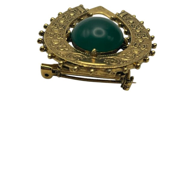 Vintage Signed ART Gold Tone and Green Gemstone Brooch - Picture 4 of 7